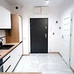 Alfahome Neopolis Parking Апартаменты Лодзь